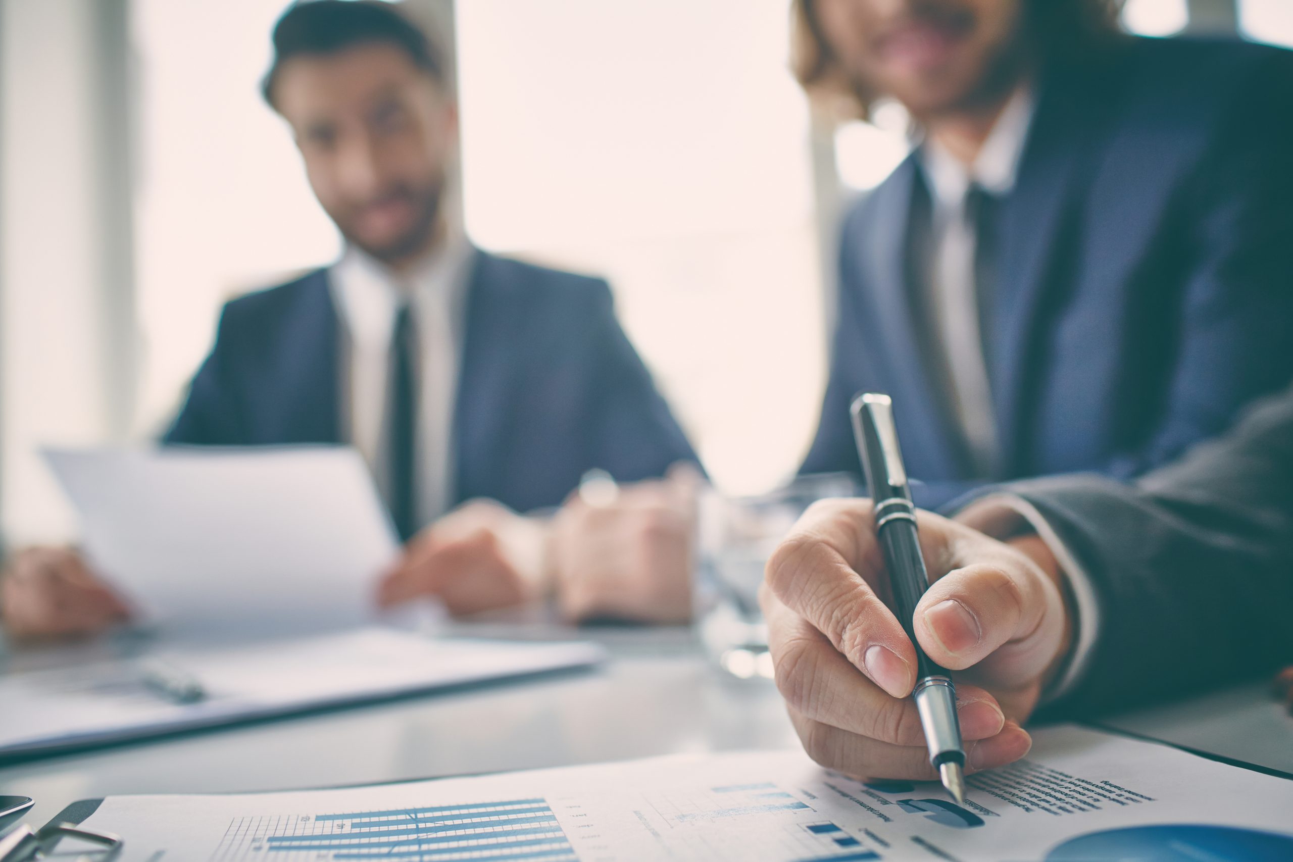 Navegando las aguas financieras con consejos de expertos: